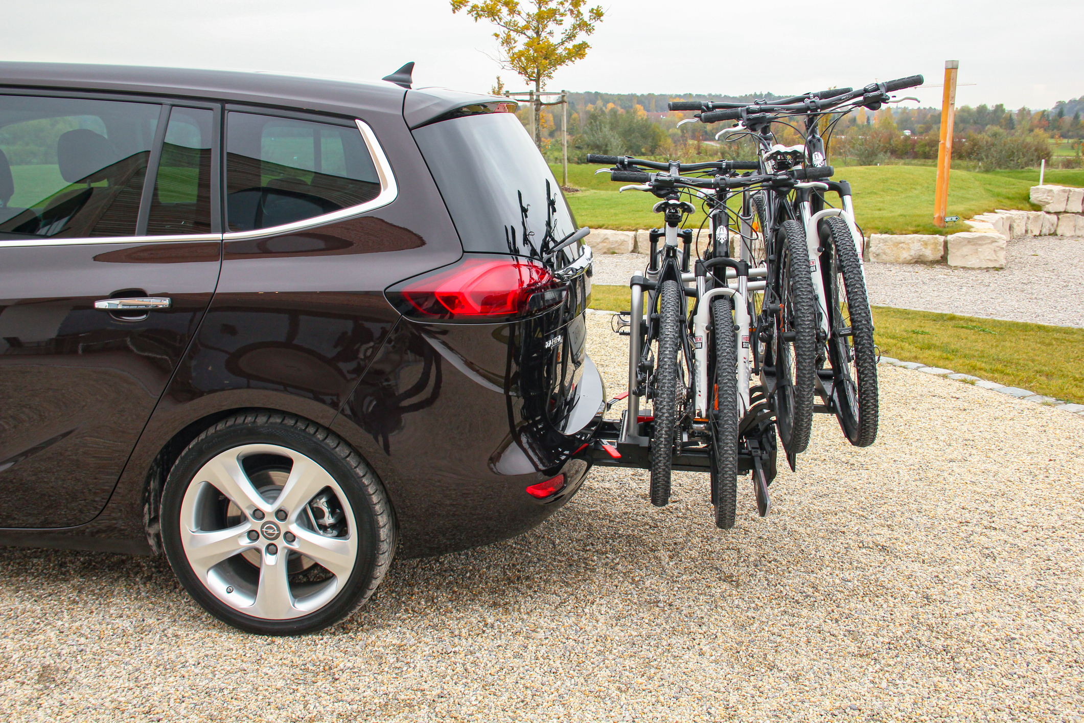 How to safely use bike racks on a car